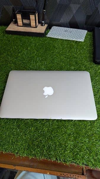 MacBook Air Mid 2012 0