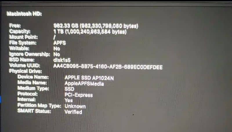 MacBook Pro 2019 late 16" Core i9 ATI Radeon graphics 16gb Ram 1TB SSD 5