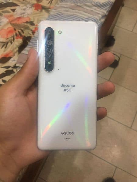 AQUOS R5 5G 12/256 1