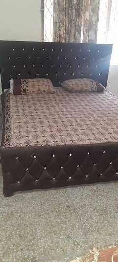 King size bed with drawer and mattress