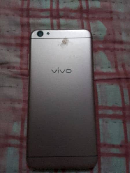 vivo y67 Mobile Phone. 1