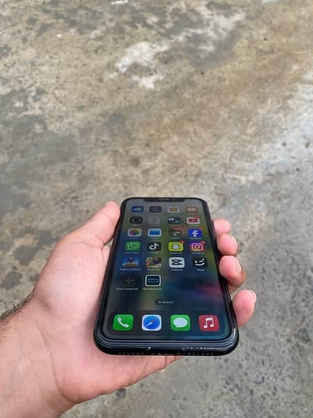 iphone XR NON PTA 3