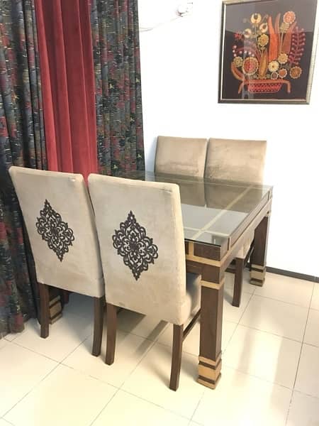 Dining table with 4 chairs 0