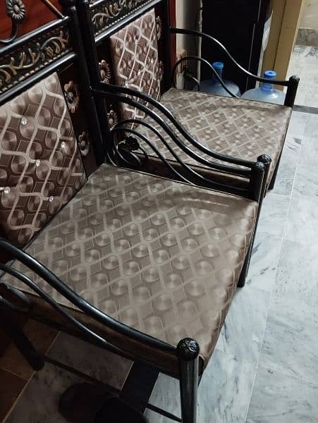 4 seater Iron sofa with 2 side tables FOR SALE 2