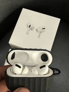 Apple airpods pro wireless charging