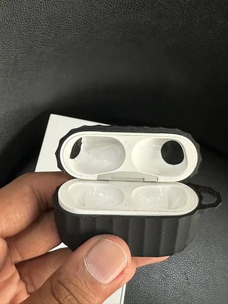 Apple airpods pro wireless charging 2