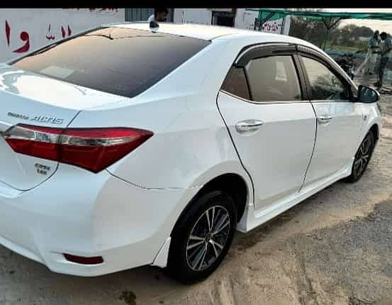 Toyota Altis Grande 2017 1