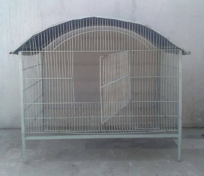 " High-Quality Bird Cage in Excellent Condition – Must See!"** 0