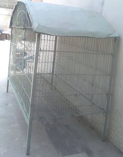 " High-Quality Bird Cage in Excellent Condition – Must See!"** 2