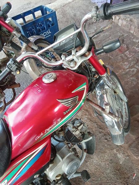 Honda 2016 modl ha kio be Kam nhi honey wala 1