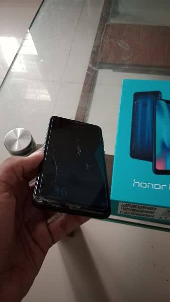 honor 8C 3