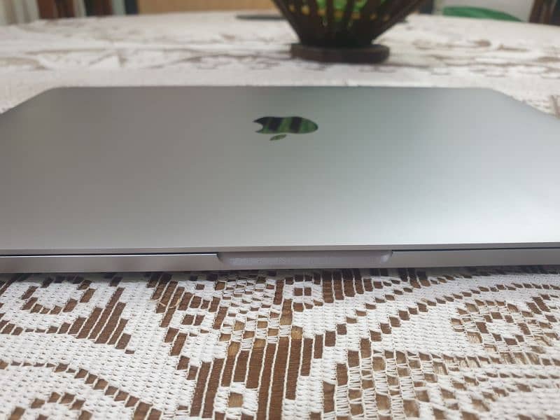 MACBOOK PRO 8