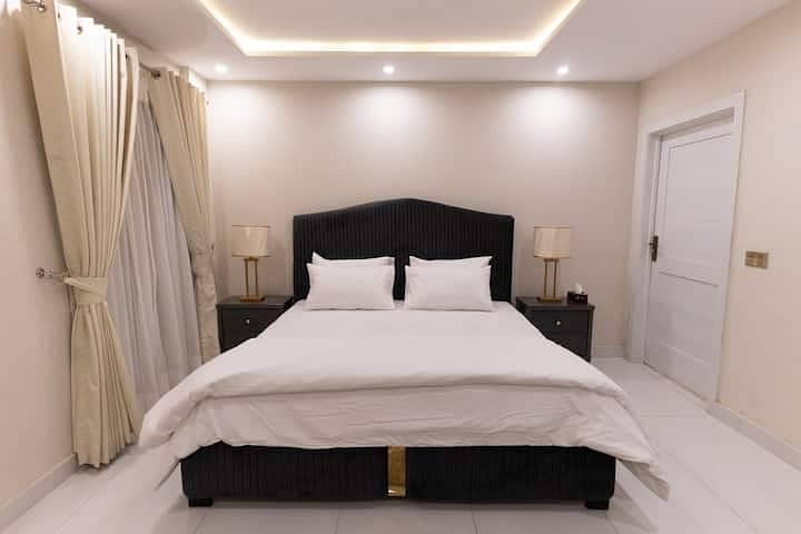 1 Bedroom Luxury Apartment is Available for Rent in bahria town Lahore 3