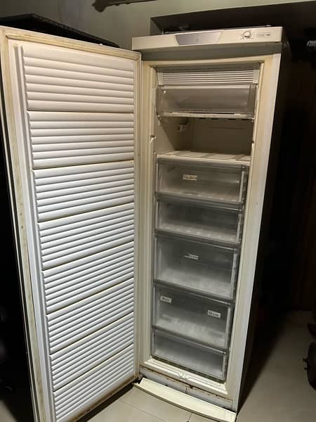 Whirlpool Upright Freezer 2