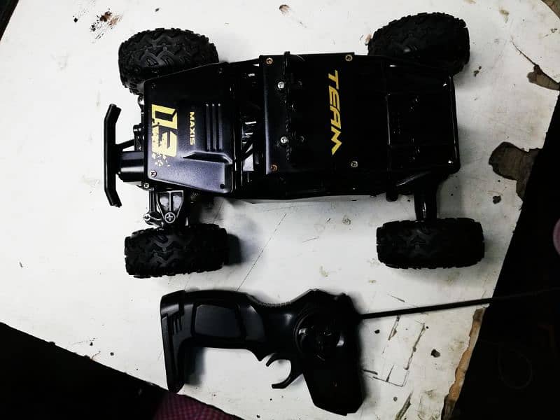 Rock Crawler RC car 4