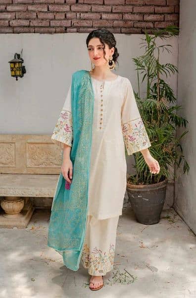 3 Pcs Women's Unstitched Lawn Embroidered Suit 5