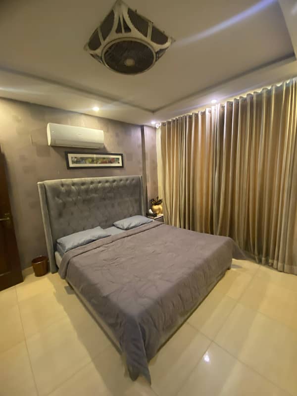 One bedroom VIP apartment for rent for 3to4 hours in bahria town 10