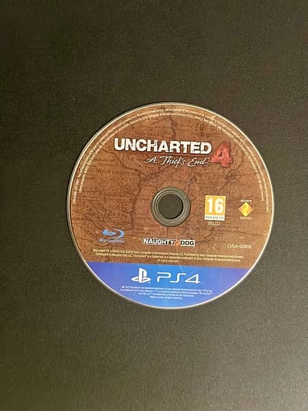 PS4 with additional CDs 6