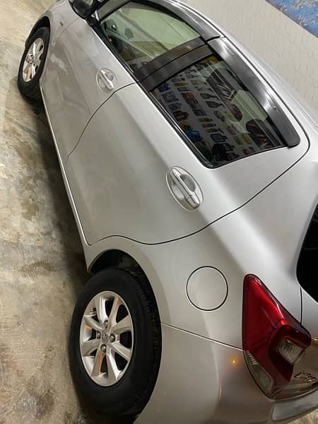 Toyota Vitz 2015 3