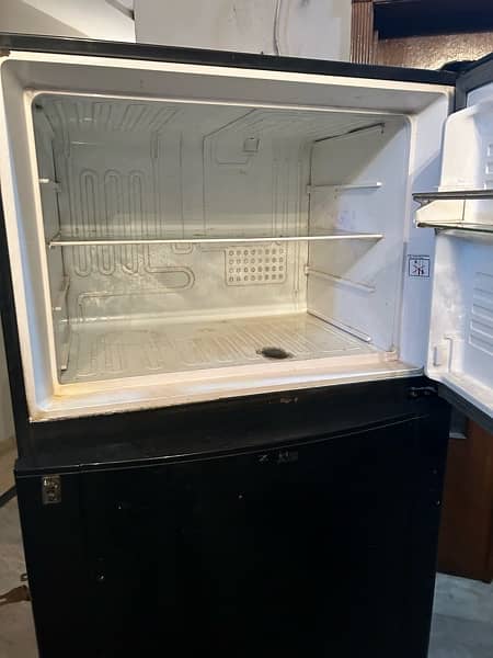 dawlance Fridge for sale two doors 6