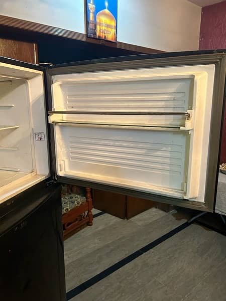 dawlance Fridge for sale two doors 5