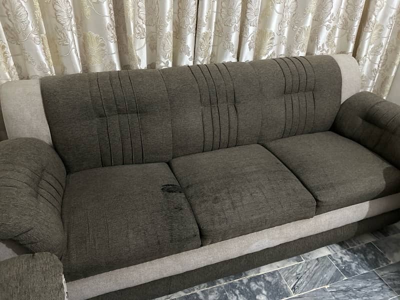 used 5 seater sofa set for sale in gulistan-e-johar block 13 3