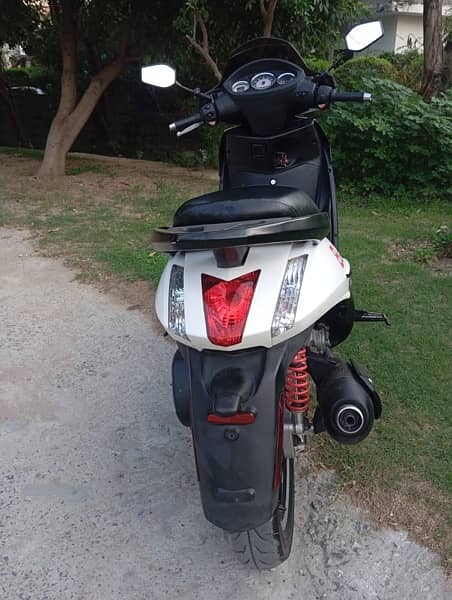 Peugeot Scooty 300cc 1