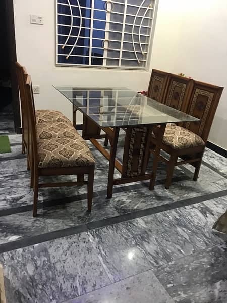 urgent sale dining table 4