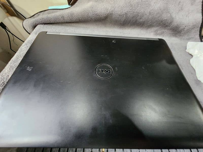 Dell latitude E5470 touchtype i5 6th Gen 256gb m2 ssd 8gb 3