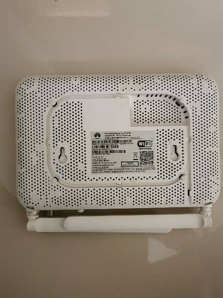 Huawei 5g nayatel modem with tv cable 1