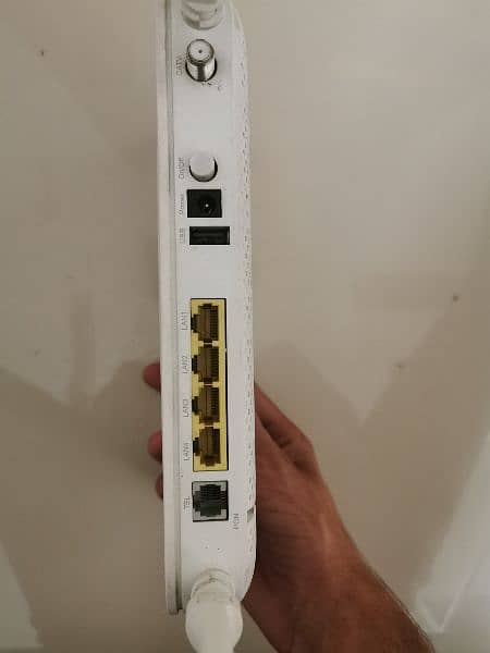 Huawei 5g nayatel modem with tv cable 2