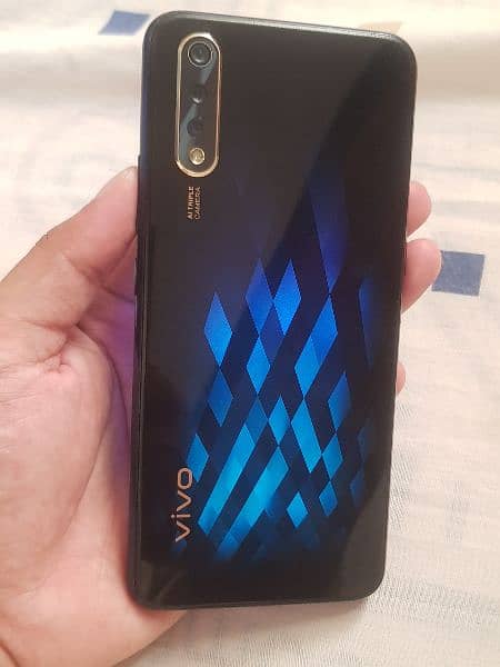 VIVO S1 6/128 3