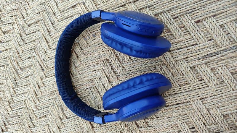 JBL live original headphones 3