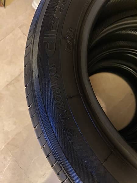 Yokohama Advn Db tyre 2