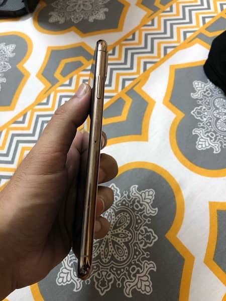 IPHONE XS MAX GOLD (PTA APPROVED) 4