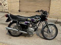 Honda 125 black color exchange offer bhi available ha