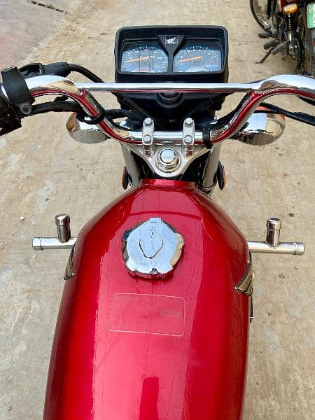 Honda CG 125 Self start special Edition 4