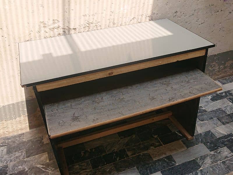 Computer Desk/ Table, Size 4×2 0