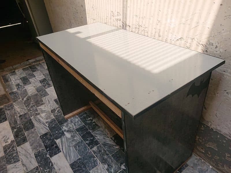 Computer Desk/ Table, Size 4×2 1