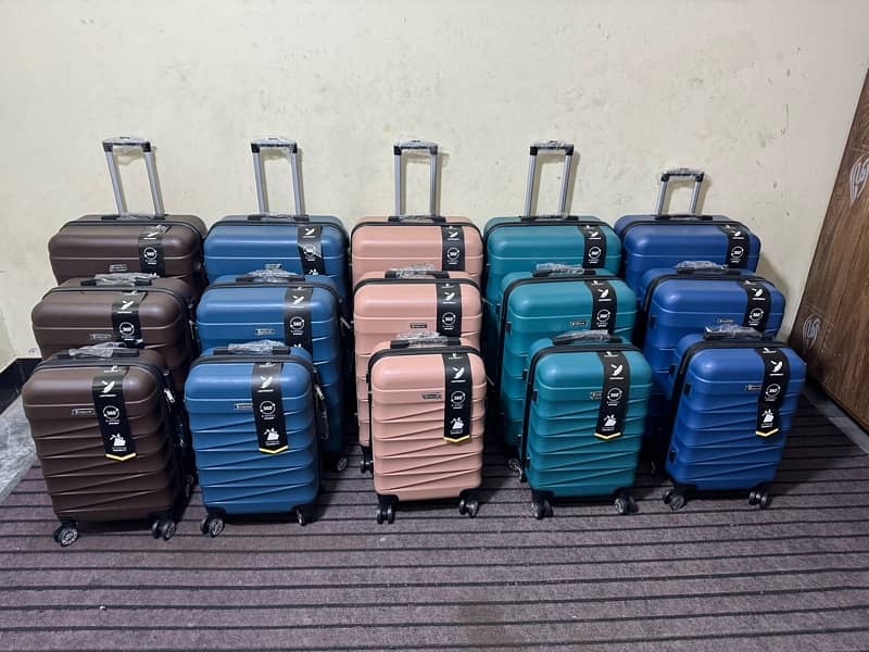 Luggage bags/ travel suitcases/ trolley bags/ travel trolley/ attachi 2