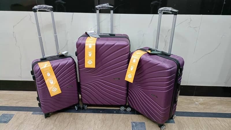 Luggage bags/ travel suitcases/ trolley bags/ travel trolley/ attachi 19