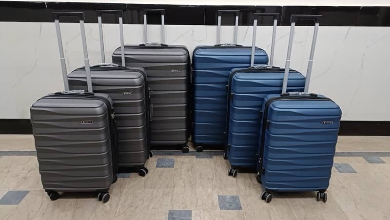 Luggage bags/ travel suitcases/ trolley bags/ travel trolley/ attachi 1