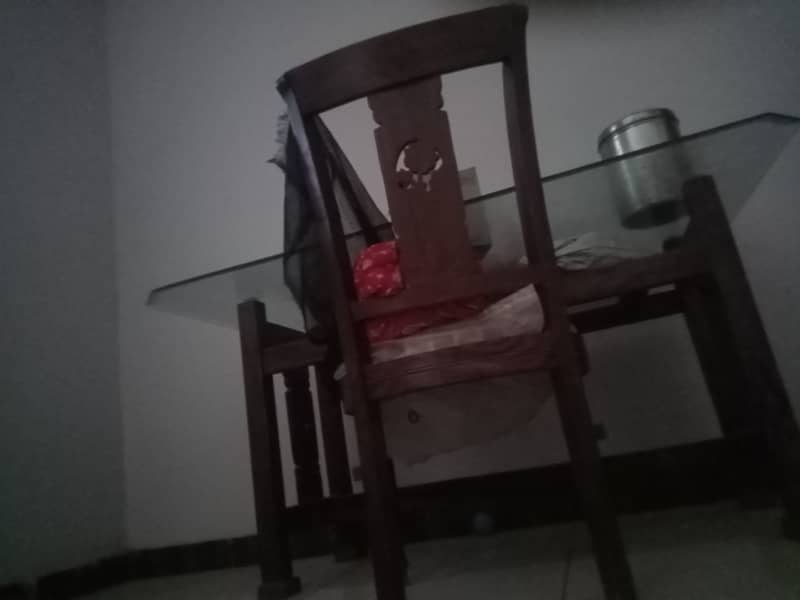 6 chair dinning table for sell 0