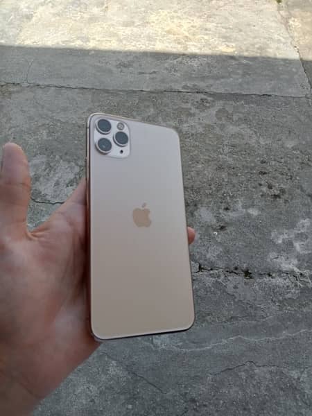 Iphone 11 pro max Golden 2