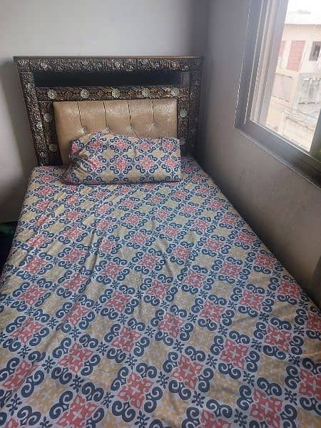 single bed with 2 side tables ad mattres 1