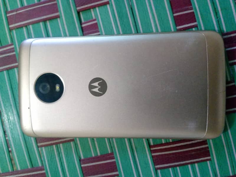 MOTO E4 PLUS 2