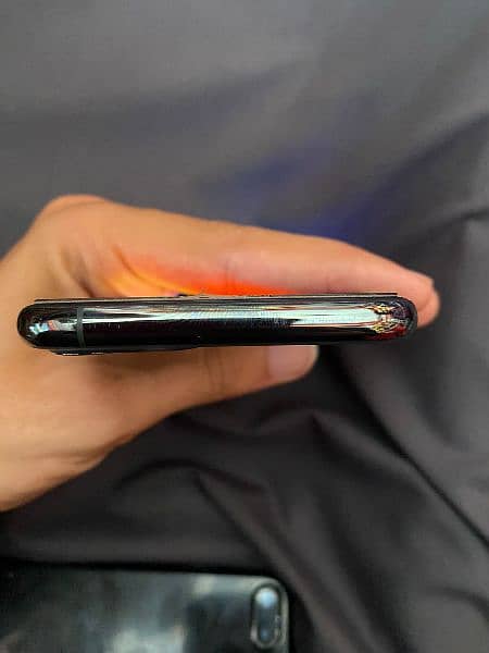 iphone 11 pro (03135385315) 4