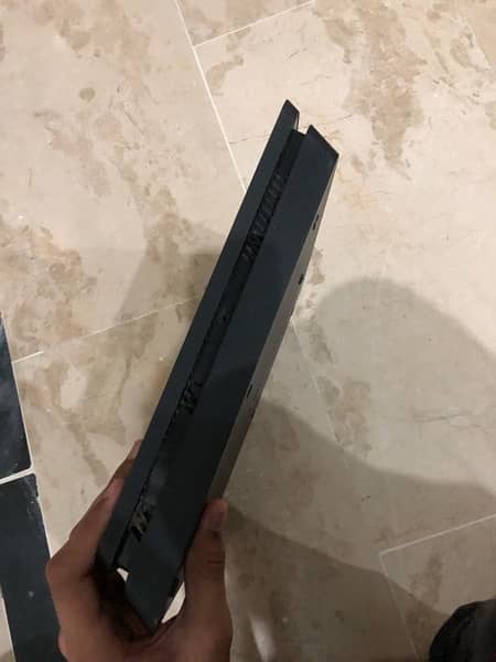 PS 4 ( In Very Good Condition ) With CD Free 1