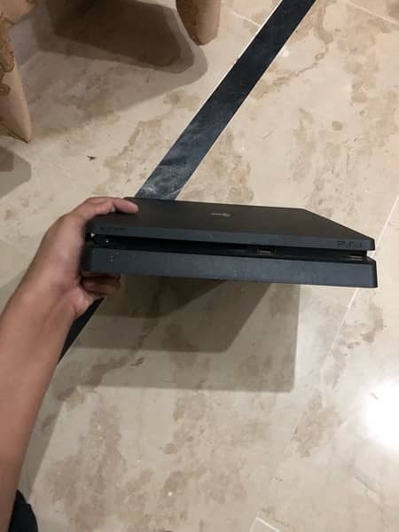 PS 4 ( In Very Good Condition ) With CD Free 4