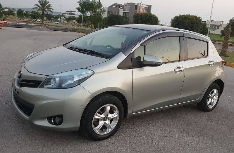 Toyota Vitz 2012 8